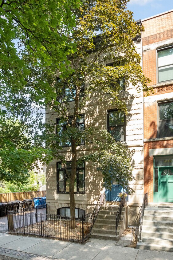 Primary Photo - 2245 N Bissell St