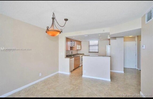 Foto del edificio - 3703 NE 166th St