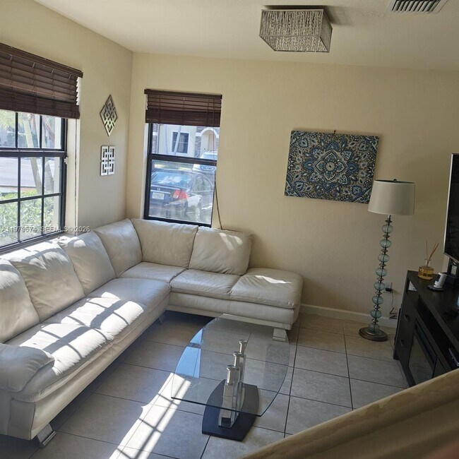 Foto del edificio - 3203 SE 6th St