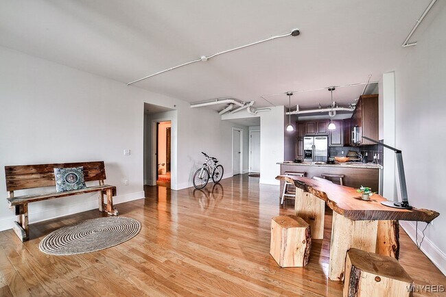 Foto del edificio - 132 Lakefront Blvd