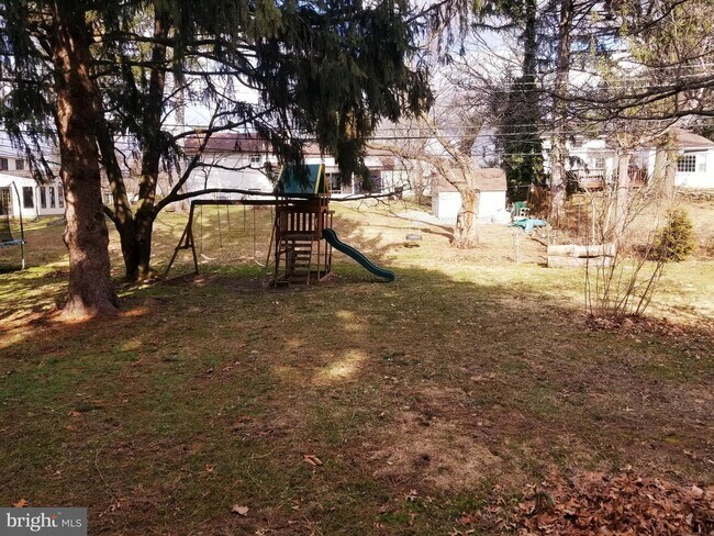 Foto del edificio - 298 E Valley Forge Rd