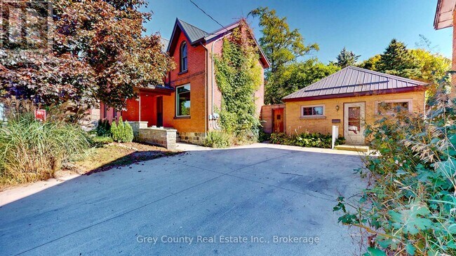 Building Photo - 27-29 MAIN STREET E