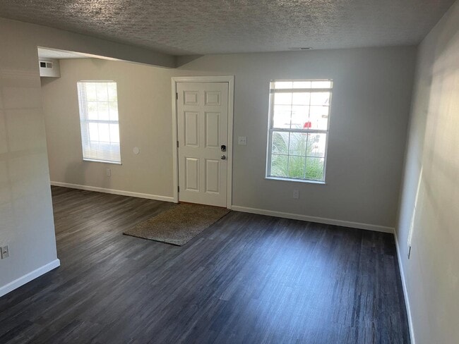 Building Photo - 147 Blocksom St