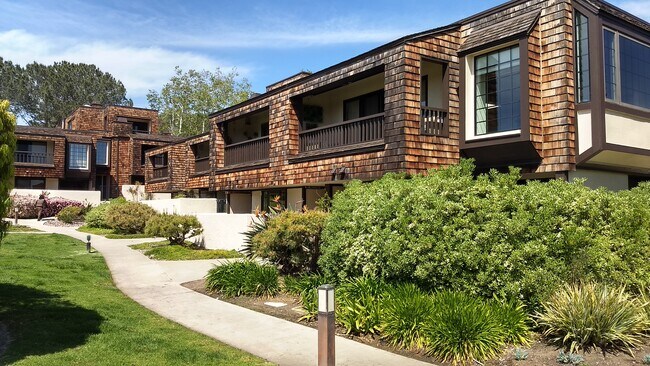 Building Photo - 2261 Del Mar Scenic Pkwy