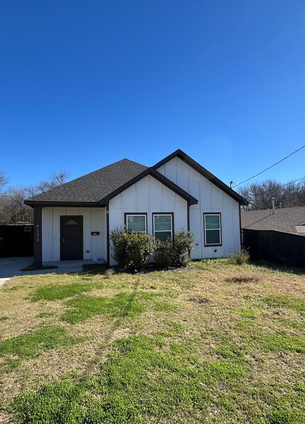 Primary Photo - 4 Bedroom 2 Full Baths