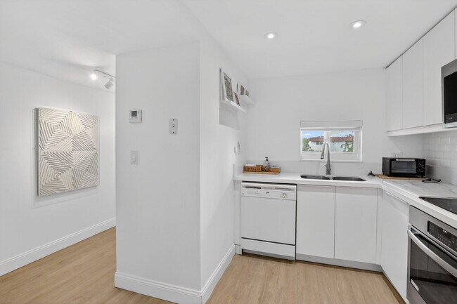 Foto del edificio - 9820 S Hollybrook Lake Dr