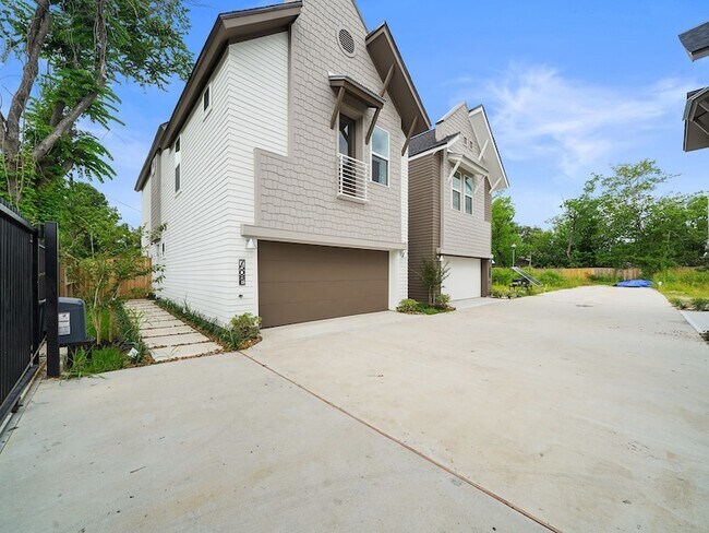 Foto del edificio - 7508 Carver Rd
