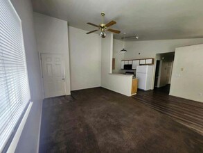 Building Photo - 658 Paradise Pl
