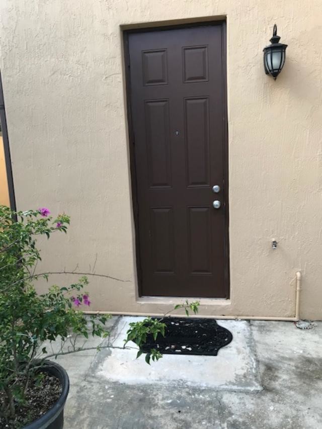 Separate entrance - 18445 NW 88th Pl