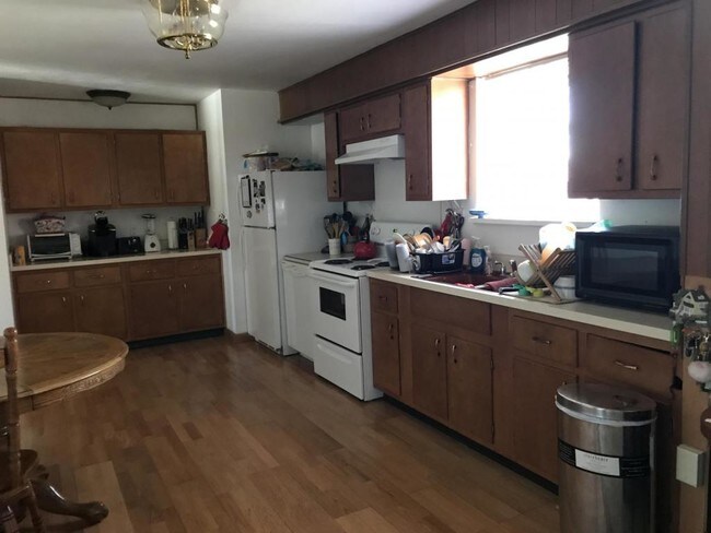 Foto del edificio - 3710 Hickory Ln