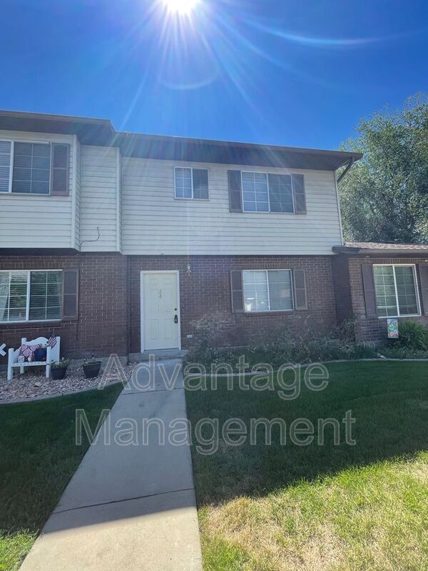 Foto principal - 952 S Freedom Blvd