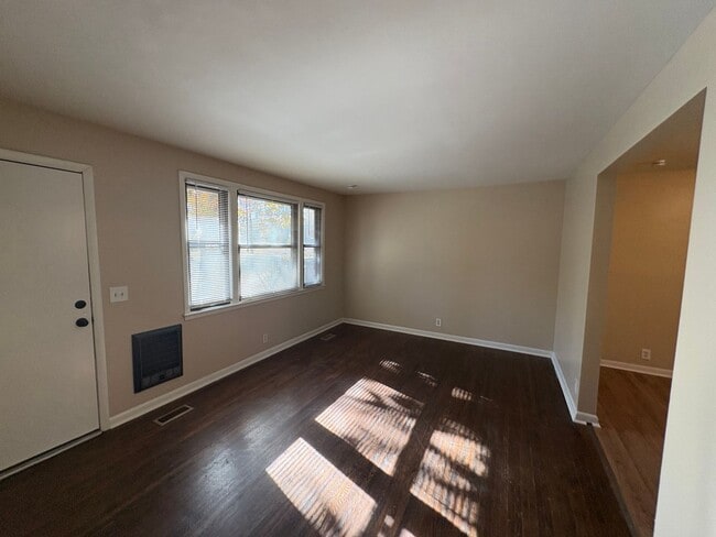 Foto del edificio - Donelson 3 Bedroom, 1 Bath House