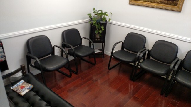 sala de espera - 123-20 82nd Ave