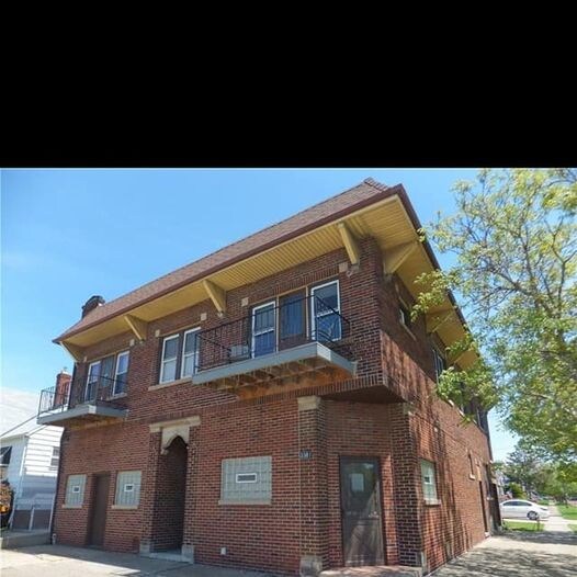 Primary Photo - 3499 W 117th St