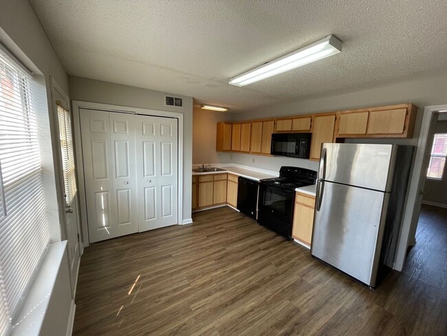 Building Photo - PRE-LEASING FOR AUGUST 2025!