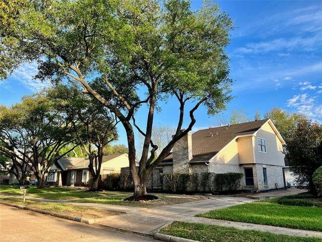 Foto del edificio - 21339 Park Mt Dr