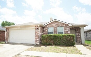 Building Photo - 4001 Country Ln