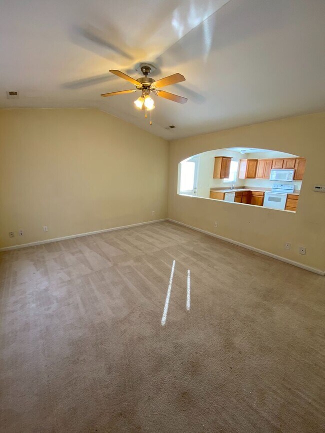 Foto del edificio - Cozy 2 Bedroom, 2 Bathroom Duplex