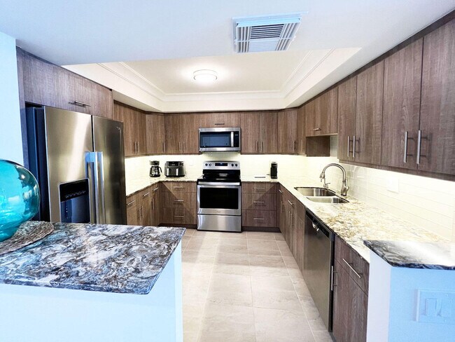 Foto del edificio - 3546 S Ocean Blvd