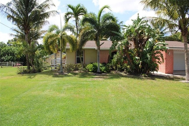 Building Photo - 861 NW 116th Ave