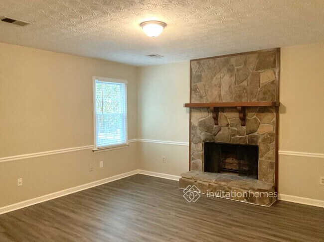 Building Photo - 358 Omega Dr