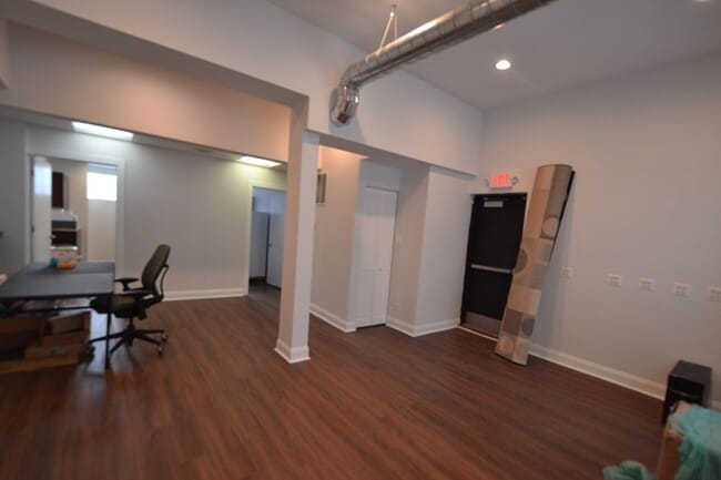 Foto del edificio - 4176 W Montrose Ave