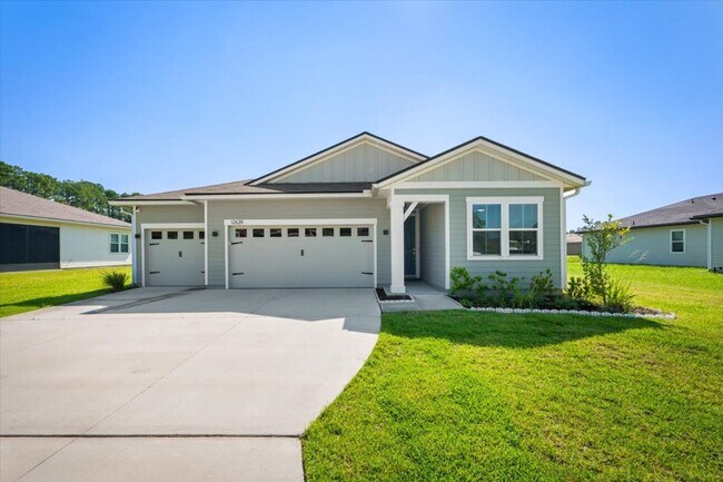 Foto del edificio - 4 Bedrooms | 2 Bathrooms | Screened Patio ...