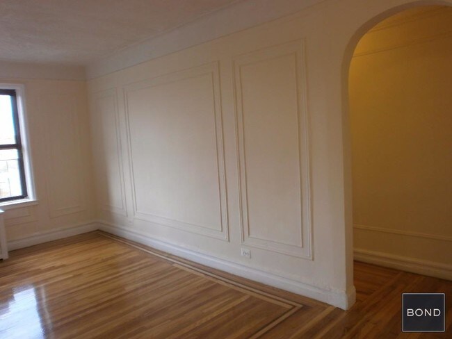 Foto del edificio - 660 E 242nd St
