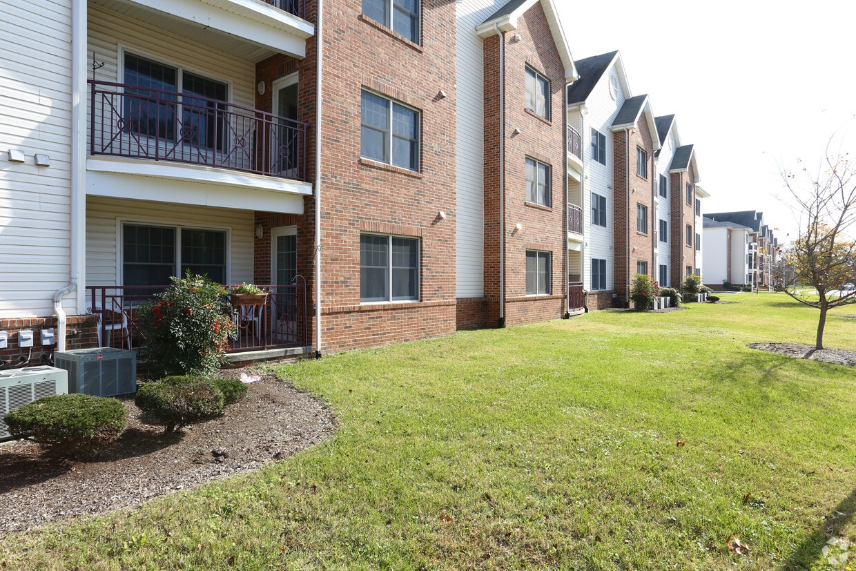 Primary Photo - Silver Mill Apartments