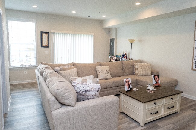 Foto del edificio - 4711 Six Forks Dr