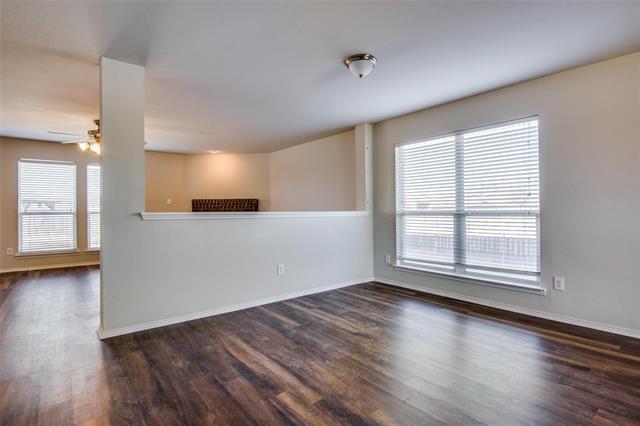 Foto del edificio - 9907 Queen Anne Cir