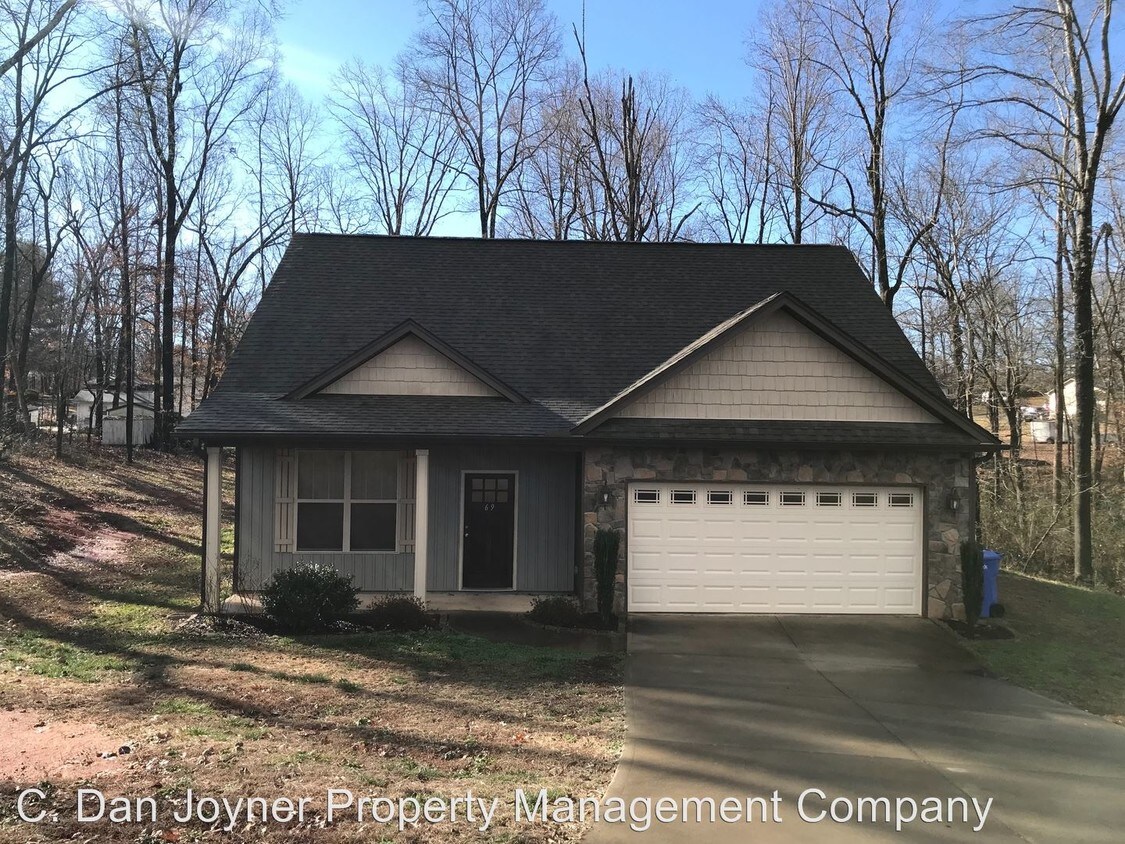 Primary Photo - 4 br, 2.5 bath House - 69 Thunderbird Dr