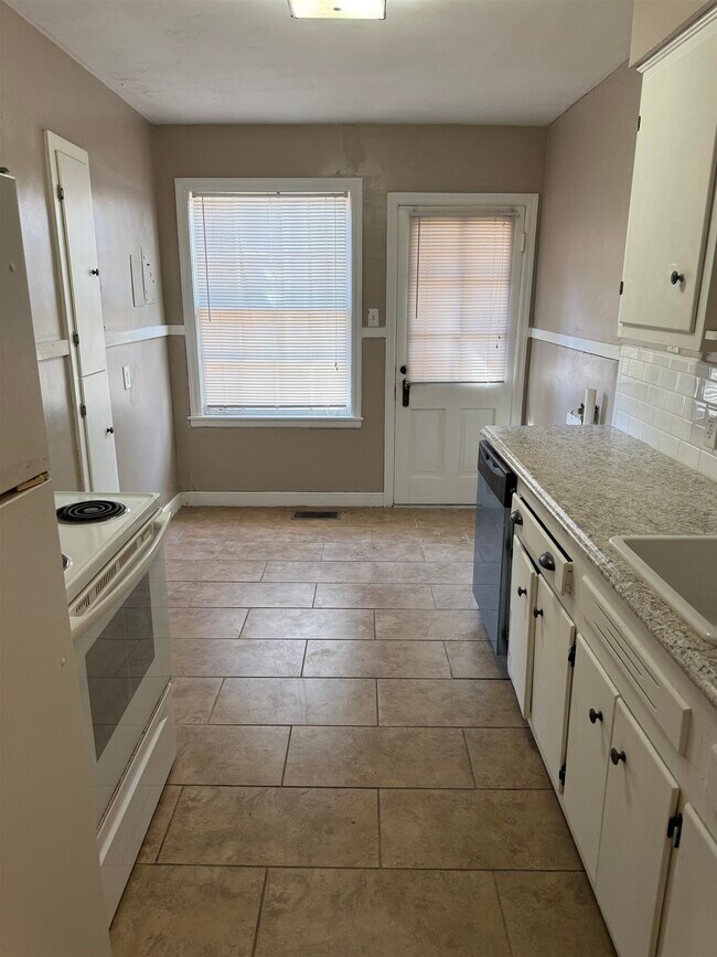 Foto del edificio - 2020 Courtland Pl