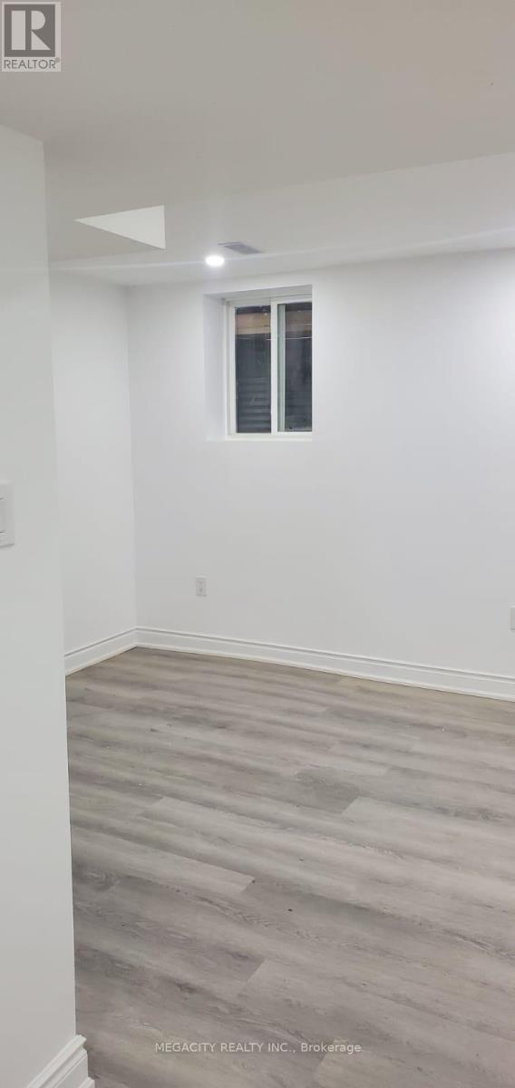 Photo du bâtiment - 27 Galvin Ave