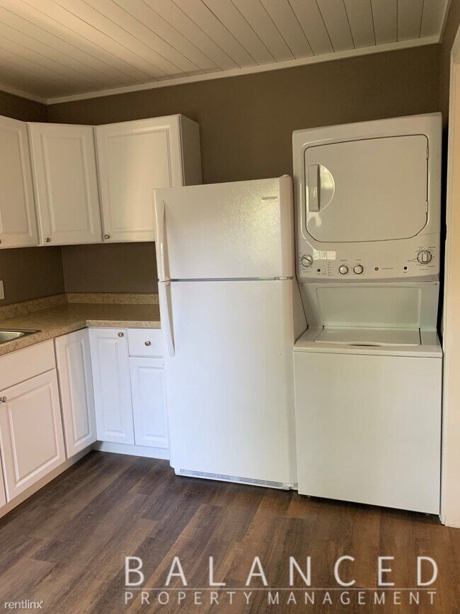 Foto del edificio - 2 br, 1 bath House - 113 SW Hillside Ave