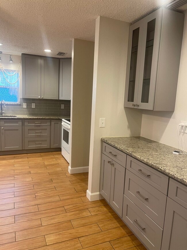 Foto del edificio - 2928 Del Rio Dr