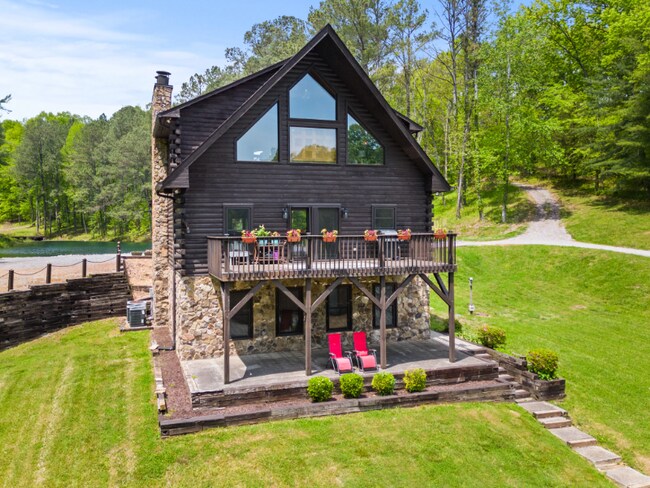 Building Photo - 108 Rhoades Ln