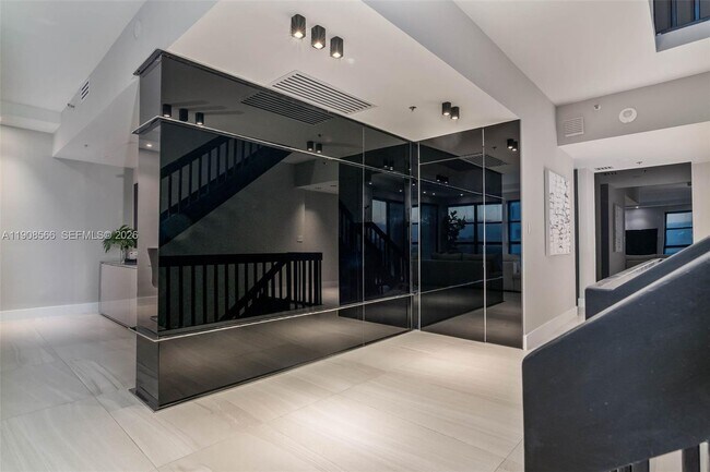 Foto del edificio - 20355 NE 34th Ct