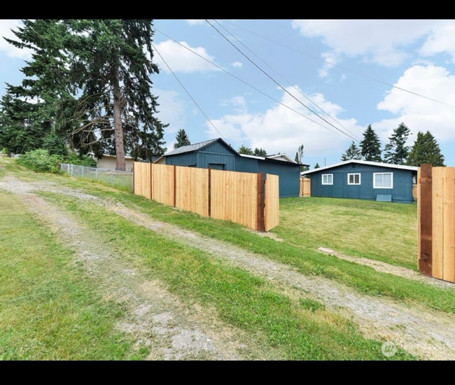 Building Photo - 1130 E 51st St