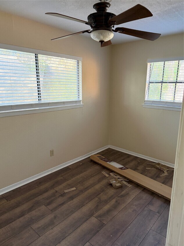 Foto del edificio - 9 Dewthread Ct