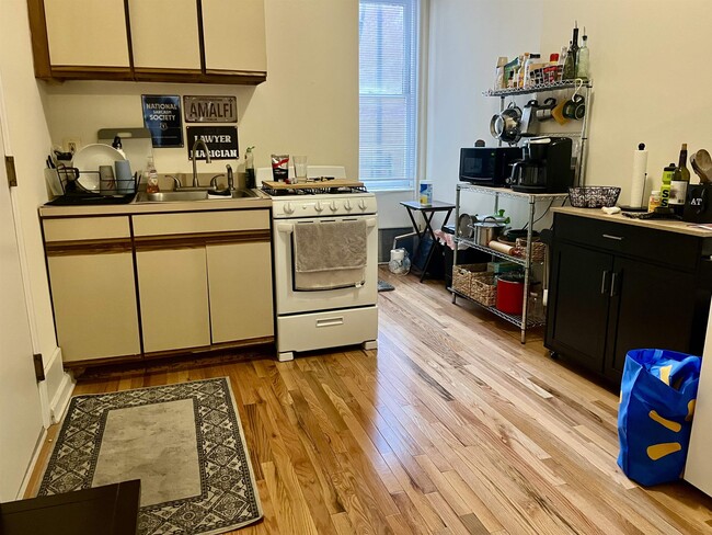 Building Photo - 219 Park Ave