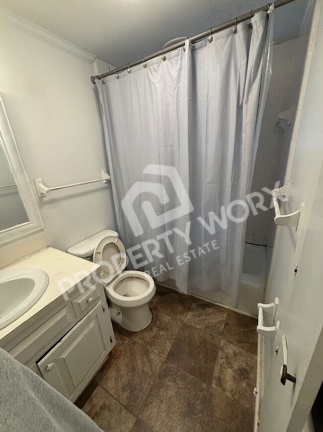 Foto del edificio - 2 Bed/ 1 Bath Single Family Home