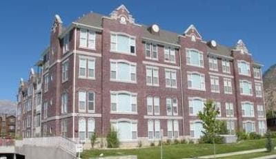 Primary Photo - 646 N University Ave