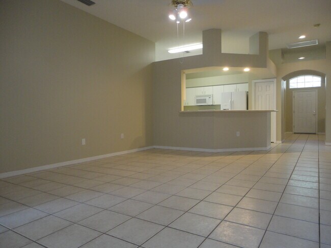 Foto del edificio - 1452 Baythorn Dr