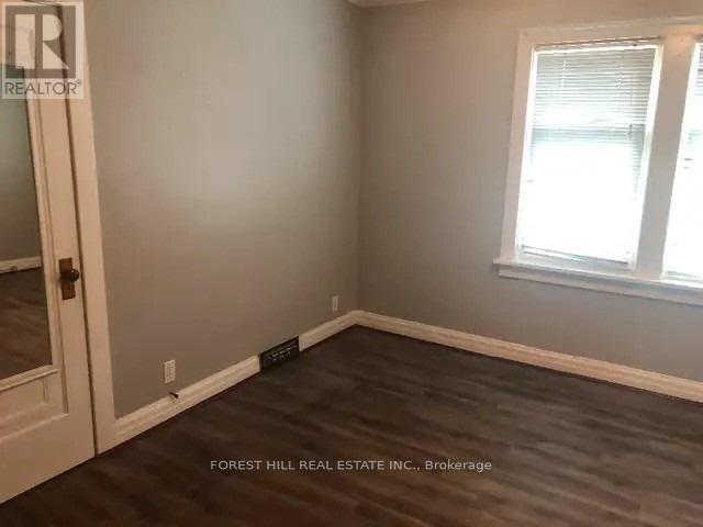 Photo du bâtiment - 76 Wexford Ave S