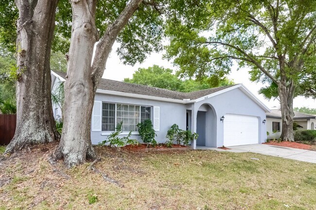 Building Photo - 4828 Cypress Tree Dr