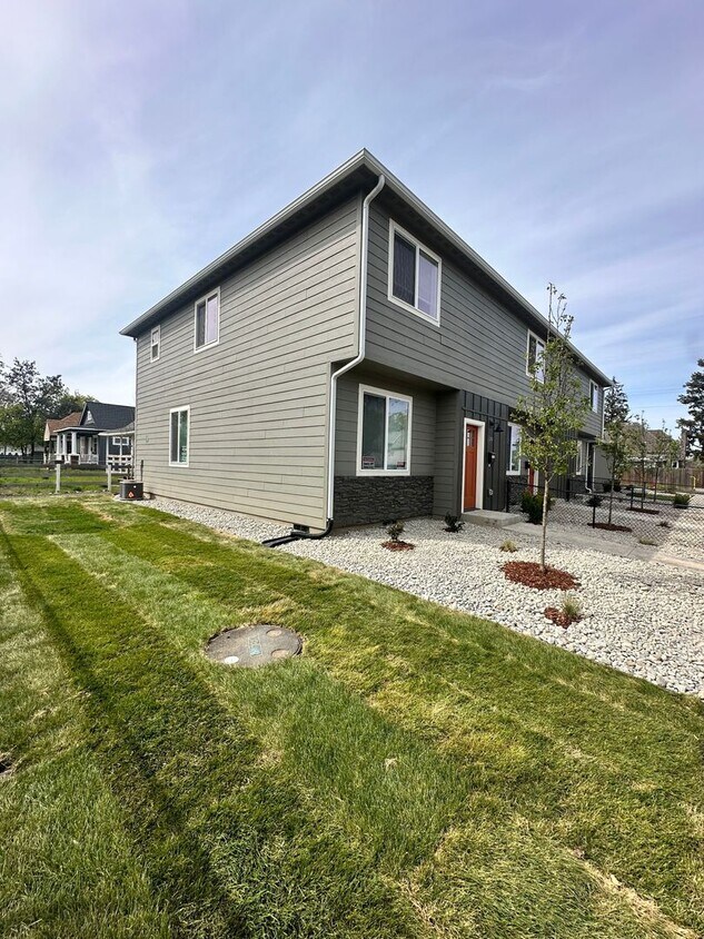 1211 N Cannon St Unit 2, Spokane, WA 99201 Room for Rent in Spokane