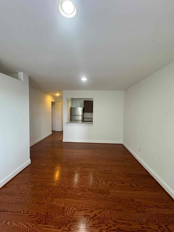 Foto del edificio - 3101 S Manchester St