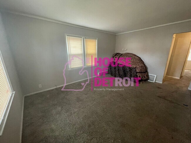 Building Photo - 3 BEDROOM | 1 BATH | FREE PRE SCREEN