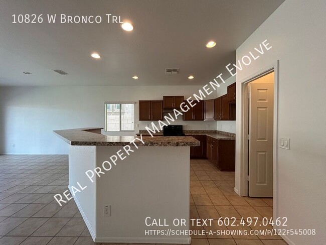 Building Photo - 10826 W Bronco Trail